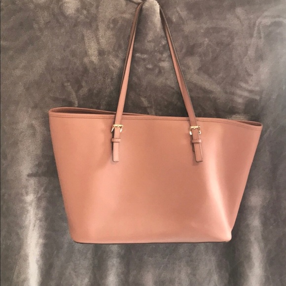 Michael Kors Pink Tote 👜 - Picture 2 of 5